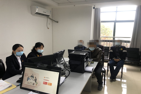 调解现场2_副本.jpg 调解现场2_副本.jpg