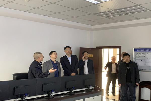 参观监控中心_副本.jpg