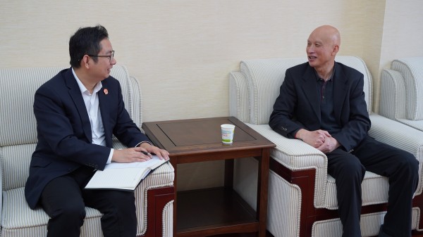 访谈照片_副本.jpg 访谈照片_副本.jpg